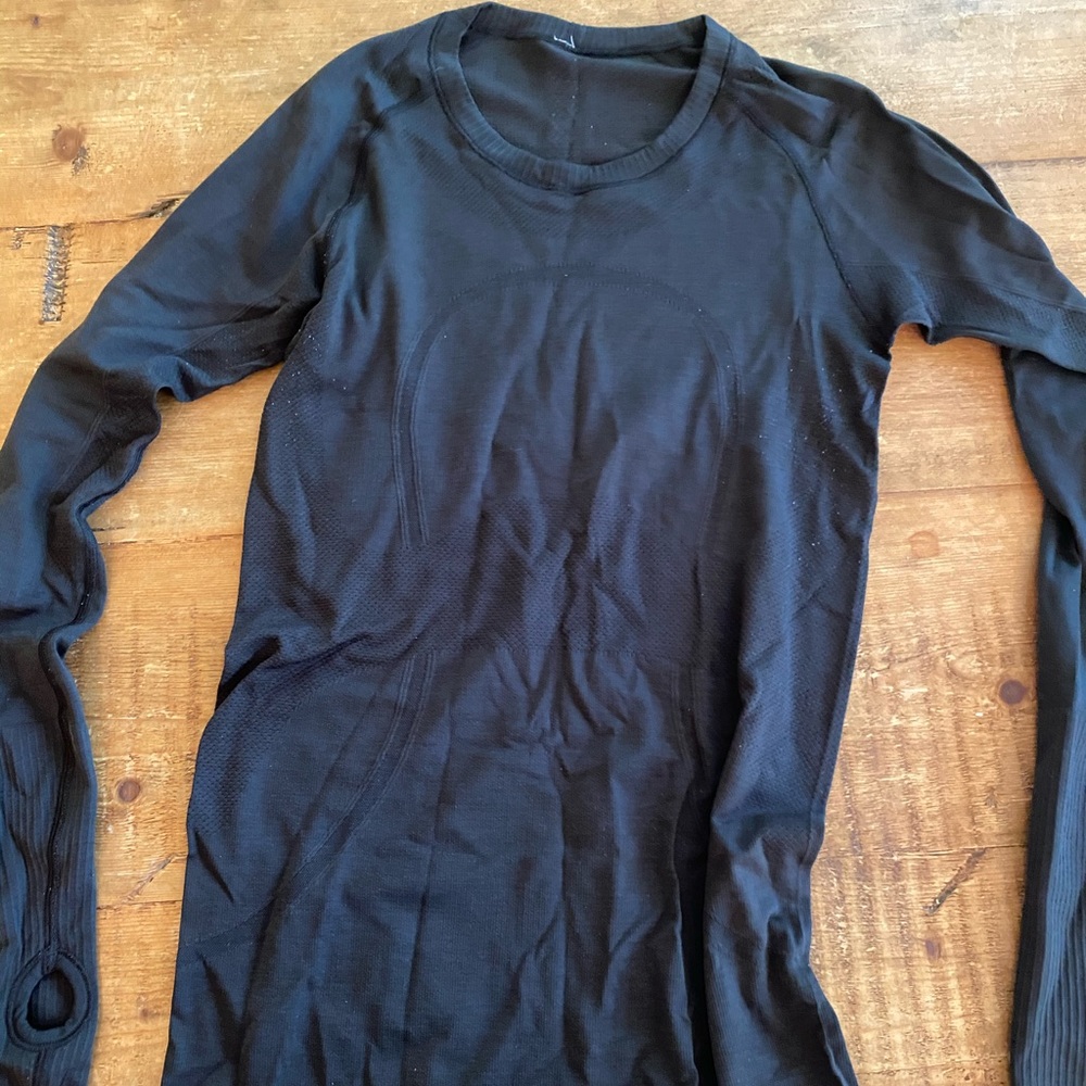 Lulu Lemon Swiftly Tech Long Sleeved T